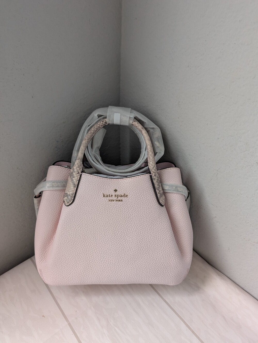 NWT Kate Spade KK095 Dumpling Snake Embossed Small Satchel in Shimmer Pink Multi